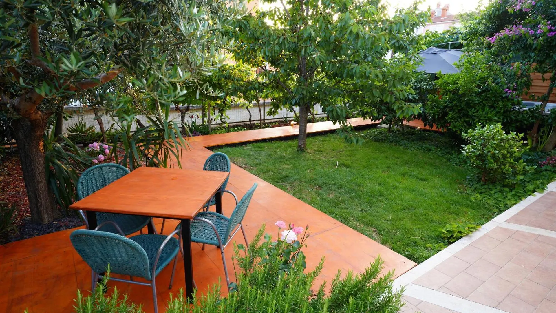 B Side Apartment Fazana 0*,